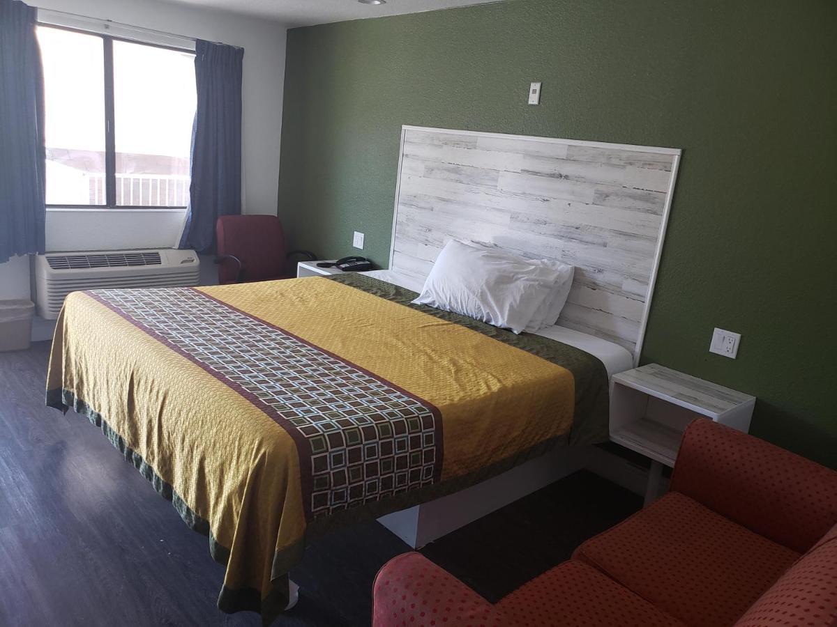 University Inn Fresno 2*